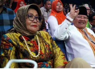 Dukung Eva LIDA, Wabup Lotim Gelar Nonton Bareng di Kediaman