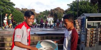 Jualan Cilok, Siapa Takut!