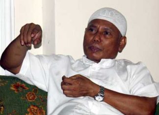 Terima Bantuan Masker, Bupati Sukiman Klarifikasi Masjid Dikosongkan