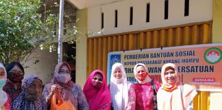 Bantu Warga Terdampak Covid 19, Dharma Wanita NTB Salurkan 700 Paket Sembako