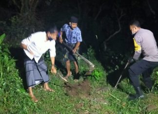 Antisipasi Penolakan Warga Desa, Polres Loteng Bantu Prosesi Penguburan Pasien Positif Korona