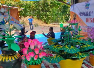 Emak-Emak Kreatif Ubah Sampah Jadi Kerajinan