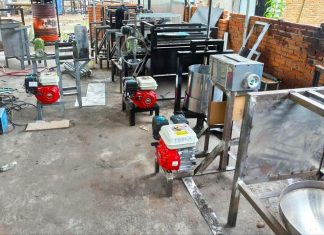 Kadis Perindustrian NTB Monitoring Pembuatan Mesin Pendukung Industrialisasi di Lenek