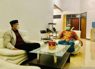 Mantan Bupati Lombok Timur Dukung Mohan Roliskana di Pilkada Mataram