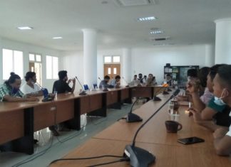 Kesal Jalan Rusak, Warga Gedor Kantor Dewan Lombok Tengah