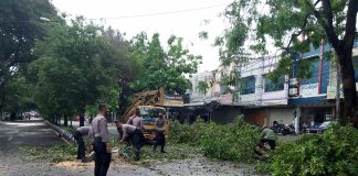 Puluhan Rumah Rusak Akibat Angin Kencang