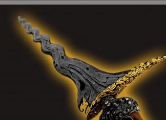 Keris Empu Gandring di Tangan RTGB