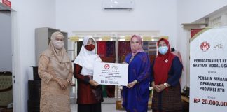 Sepuluh Pengrajin NTB Dapat Bantuan Modal