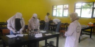 Gelar Ujian Praktek Siswa, SMAN 10 Mataram Terapkan Standar Protokol Kesehatan