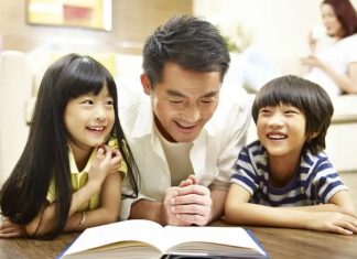 Empat Plus Enam Seputar Cinta Tanpa Syarat pada Anak