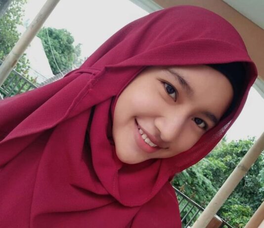 Dinda: Finalis Putri Remaja Indonesia NTB 2021 yang Jago Debat!