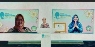 Bunda Niken Terima Anugerah Indonesia Most Inspirational Regional Women Award 2021