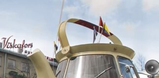 Teko Raksasa Untuk Reklame