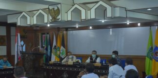 20.000 Paket Sembako untuk Pedagang Kecil