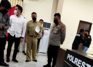 Ketagihan Judi, Remaja Curi Penutup Drainase