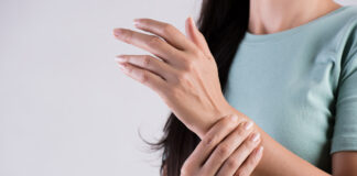 Kenali Penyebab Tangan Kram dan Cara Mengatasinya