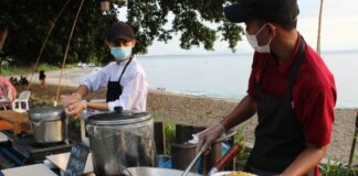 Diminati Wisatawan, Sunday Market Aruna Senggigi Tawarkan Kuliner Tepi Pantai dengan Harga Terjangkau