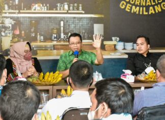 Gubernur NTB Kritisi Masa Depan Radio dan TV