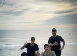 Pembalap MotoGP Terpesona Keindahan Alam Pantai Kuta Lombok