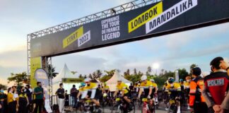 Menparekraf Sandiaga Uno Lepas Peserta L’Etape Indonesia By Tour de France di KEK Mandalika
