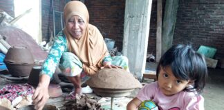 Merananya Gerabah Banyumulek