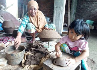 Merananya Gerabah Banyumulek