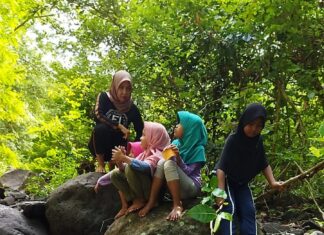 Bermain Sambil Belajar di TWA Kerandangan