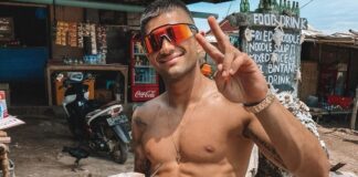 Pembalap Ducatti Jorge Martin Nikmati Kelapa Muda di Warung Sederhana Kuta Mandalika