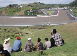Wow! Gubernur Ajak Warga Nonton Gratis MotoGP dari Bukit Seger Mandalika
