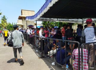 Hari Terakhir, Antrian Penukar Tiket Moto GP Membludak