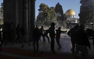 Bentrok di Masjid Al Aqsa Berlanjut, Israel Kembali Kerahkan Pasukan