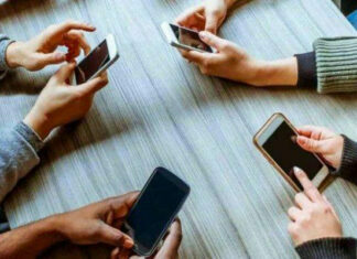 Anda Sulit Lepas dari Ponsel? Waspada 5 Gangguan Mental Ini