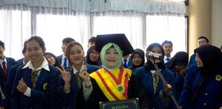 Tak Mau Kalah, Di Akhir Masa Jabatannya Kabid Rehsos Raih Cumlaude