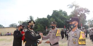 Tiga Personil Polres Lombok Tengah Terima Penghargaan