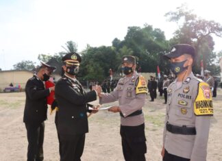 Tiga Personil Polres Lombok Tengah Terima Penghargaan
