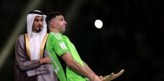 Lakukan Selebrasi Tak Senonoh, Emiliano Martinez Tuai Kecaman