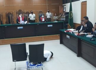 Nikita Menangis Histeris, DiBebaskan Hakim Dari Kasus Dugaan Pencemaran Nama Baik