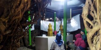Jelang Puasa, Makam Loang Baloq Ramai Peziarah