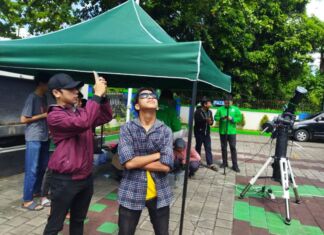 BMKG dan Masyarakat Pantau Gerhana Matahari Hibrida