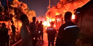 Sebuah Gudang di Cakranegara Terbakar