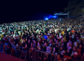 Ribuan Penonton Bernyanyi Bersama di Senggigi Sunset Jazz 2023