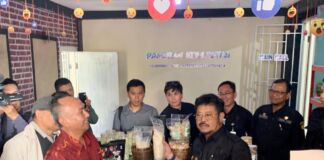 Mentan Kagumi Pusat Pengolahan Sorgum NTB