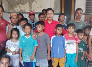 DPC PDI Perjuangan Lombok Timur bakti sosial berikan sumbangan kemanusiaan untuk Anak Yatim Pulau Maringkik Lombok Timur