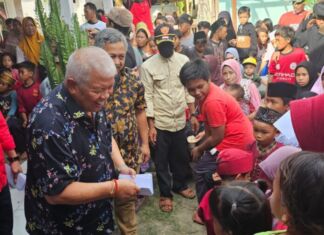 Rachmat Hidayat Minta Kades Tanjung Luar , Daeng Saipul Rahman Data Warga Miskin dan Disabilitas