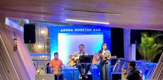 Aruna Rooftop Bar: Nongkrong Asik di Senggigi