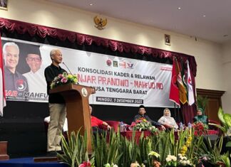 Berjuang Lintas Zaman Bersama PDIP, Ganjar Sebut Rachmat Hidayat Figur Panutan di Partai