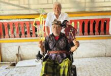 Mengharukan! Dalang Kondang Lalu Nasib AR Terima Kursi Roda Elektrik Dari Legislator Senayan