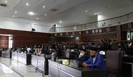 Ratusan Caleg Berebut 11 Kursi DPRD Lotim Dapil 5, Siapakah Pemenangnya?