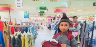 63 Yatim Piatu Desa Senggigi Belanja Baju Lebaran