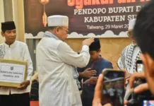 Safari Ramadhan Pj Gubernur NTB di KSB, Resmikan Ntek Bale Pendopo Bupati serta Pemberian Santunan